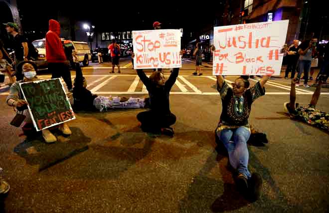 EE.UU.: Estado de emergencia en Charlotte por los disturbios tras muerte de un afroamericano