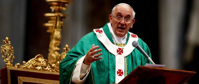 Motín purpurado en El Vaticano: Cardenales acusan al Papa de sembrar confusión