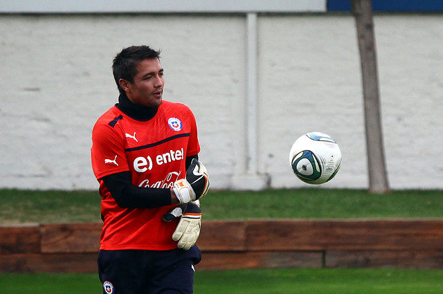 Miguel Pinto: “Tenía la esperanza de jugar, sí me veía jugando antes de Paraguay”