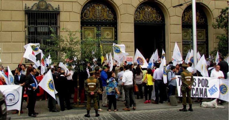 Paro EEPP: Aduanas y SAG bloqueará pasos fronterizos con Bolivia