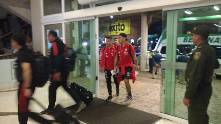 La Roja ya llegó a Barranquilla para enfrentar a Colombia este jueves