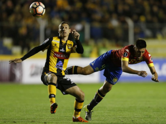 Unión Española queda eliminada de la Copa Libertadores al sufrir humillante derrota 5-0 en La Paz