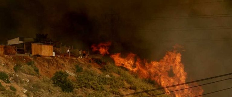 ACTUALIZADO: Otra vez el fuego: Incendio Las Palmas deja -hasta ahora-  16 casas quemadas
