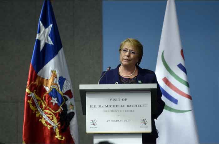 Presidenta Bachelet dice estar consternada por la masacre en Las Vegas que ya lleva 50 muertos