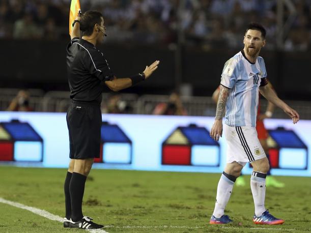 Messi la sacó gratis: FIFA decide levantarle las sanciones impuestas