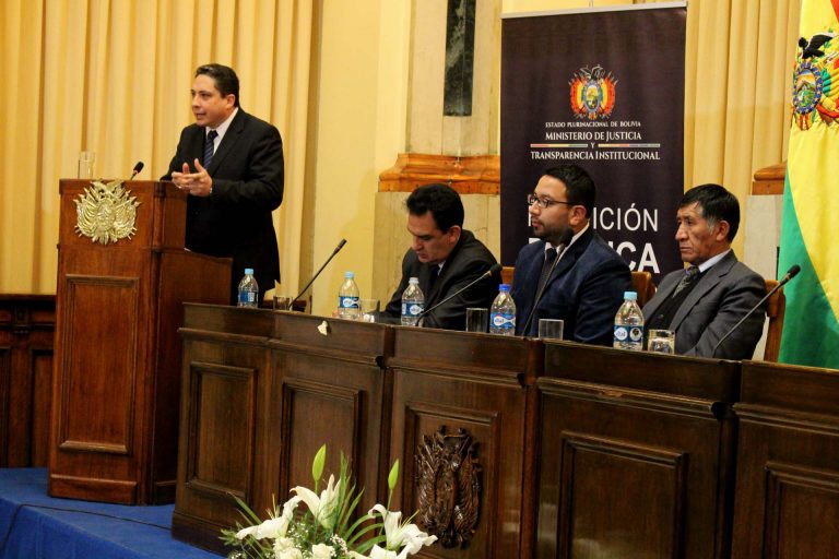 Chile otorga visa a ministro de Justicia de Bolivia que llegará a Iquique para intentar liberar a los 9 detenidos