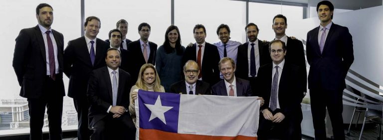 Crece deuda de Chile: Ministro de Hacienda encabeza exitosa colocación de bonos soberanos por US$ 2.300 millones