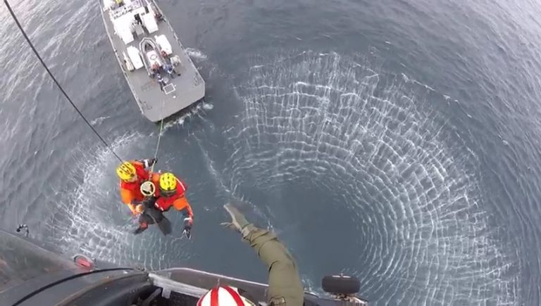 Armada salvó la vida de 3 pescadores que permanecieron cinco días a la deriva en el mar frente a Iquique