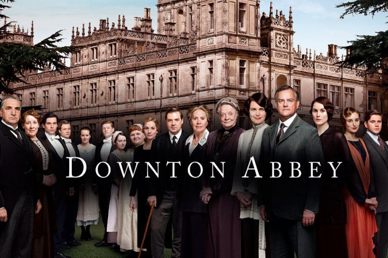 Creador de Downton Abbey despeja dudas del supuesto film de la serie