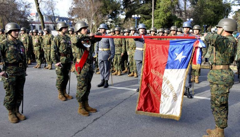 Comandante en Jefe del Ejército se refiere al día del “Juramento a la bandera”