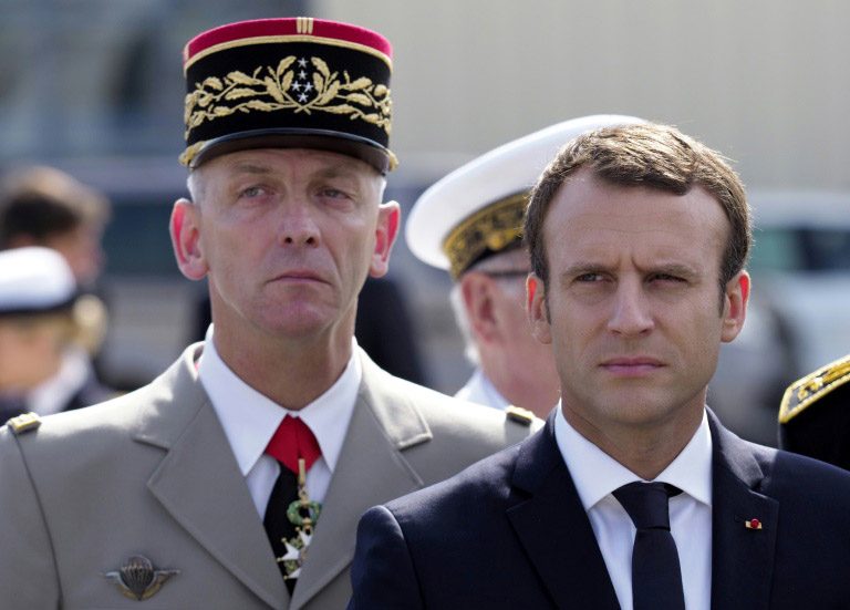 Francia: Macron intenta bajar presión social anunciando batería de medidas de emergencia