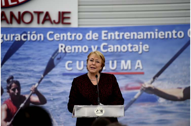 Presidenta reinaugura centro olímpico de remo y canotaje incendiado en 2016