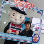 El actor Vicente Soto junto al Sr Monopoly