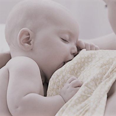 Lactancia materna: beneficios para el niño, la mamá y la sociedad