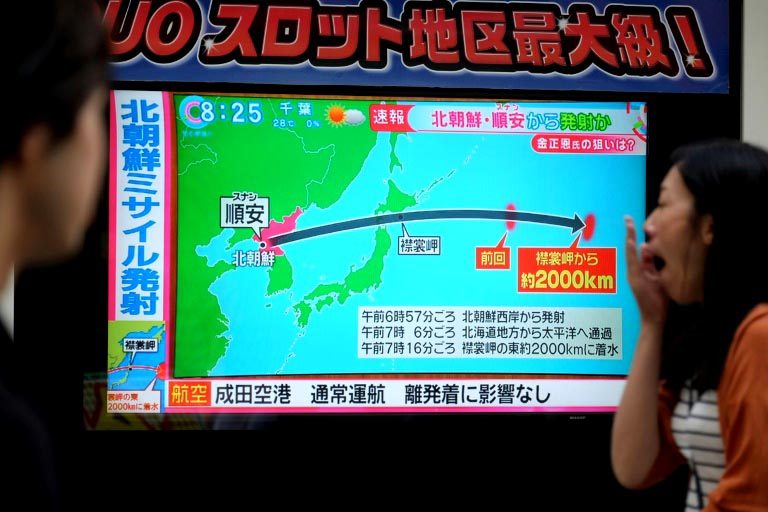 Corea del Norte desafía al mundo y dispara un nuevo misil que sobrevoló Japón