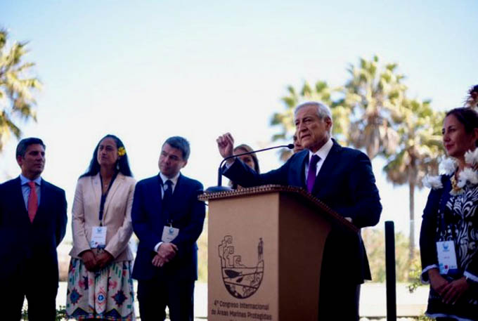 Canciller Muñoz destaca liderazgo de Chile en protección marina  y oficializa gigantesco Parque Marino en Rapa Nui