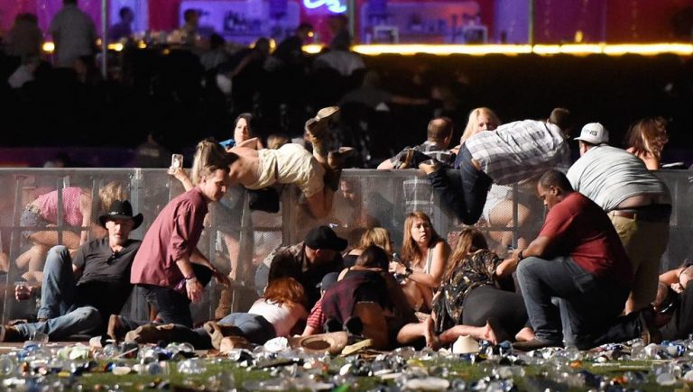 EEUU, Las Vegas: Al menos 50 muertos por tiroteo en concierto