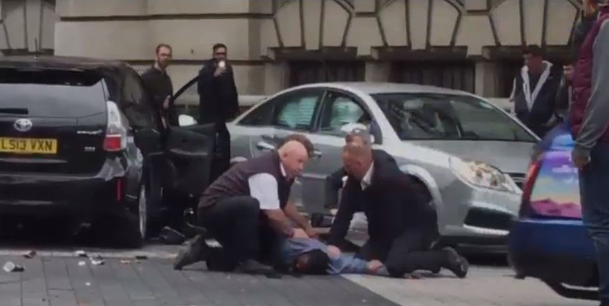 screenshot-twitter.com-2017-10-07-11-40-20-128