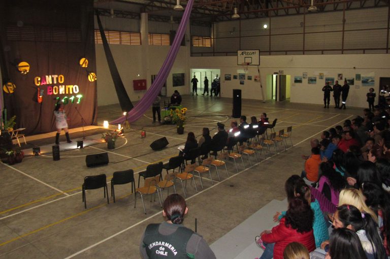 Festival de la voz de la Cárcel de Puerto Montt mostró el talento de los internos en un gran evento al interior del recinto