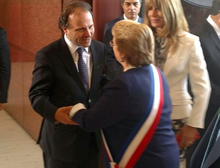 Senador De Urresti hace reconocimiento a Bachelet: “La Presidenta puso coraje y fuerza para transformar Chile y le cambió la cara a nuestro país”
