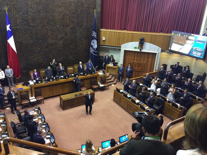 Senador por Valparaíso Kenneth Pugh tras jurar como parlamentario: “No vengo a trabajar para una reelección. Vengo a trabajar para la próxima generación”