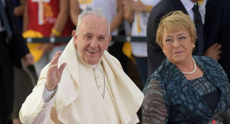 Bachelet por carta del Papa: “Con sus palabras, se inicia un camino de perdón y reparación a las víctimas”