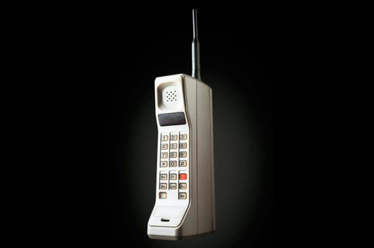 Motorola festeja los 45 años de la primera llamada desde un teléfono móvil 