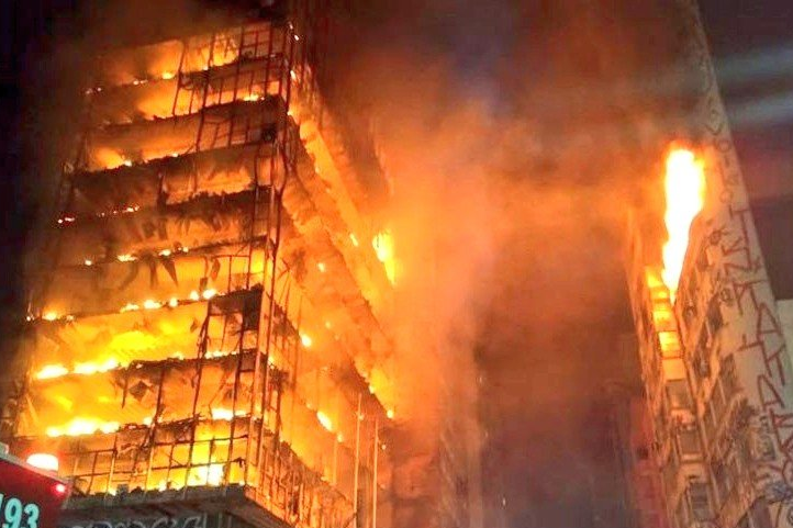 Incendio en edificio en Sao Paulo provoca su derrumbe: Hasta el momento hay un muerto