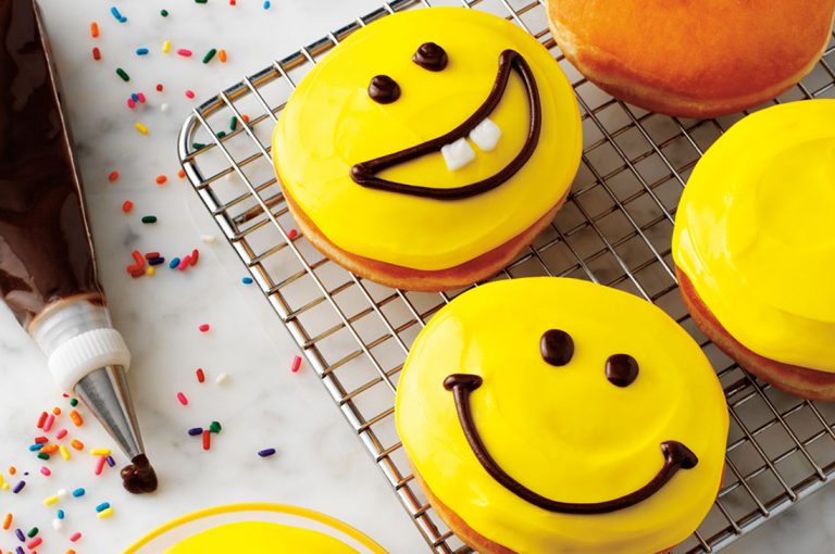 Celebra el Día de la Donut con donuts gratis y apoya una buena causa