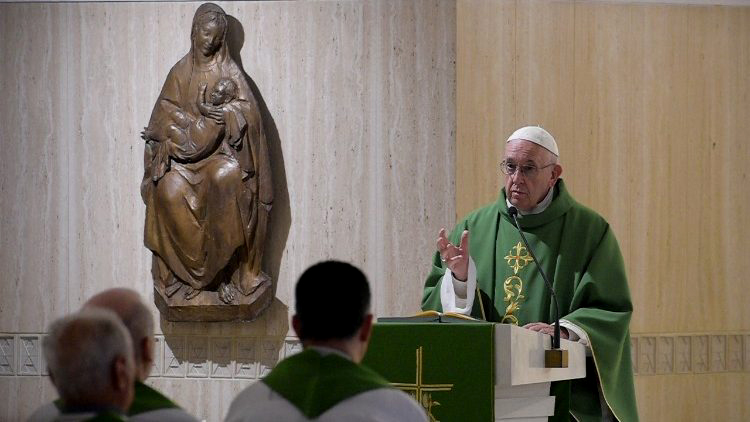 El Papa se suma  la “ola feminista”: “Explotar a las mujeres es un pecado contra Dios”