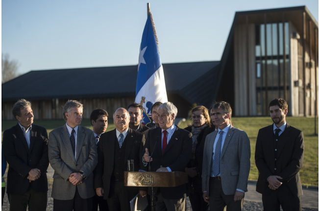 Sebastián Piñera con ministro Valente en el Maule