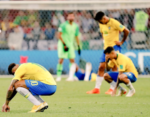 Catástrofe futbolera sudamericana: Eliminados Uruguay y Brasil