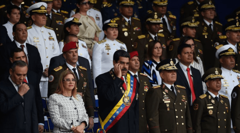 Maduro sale ileso de atentado explosivo mientras pronunciaba discurso en acto oficial