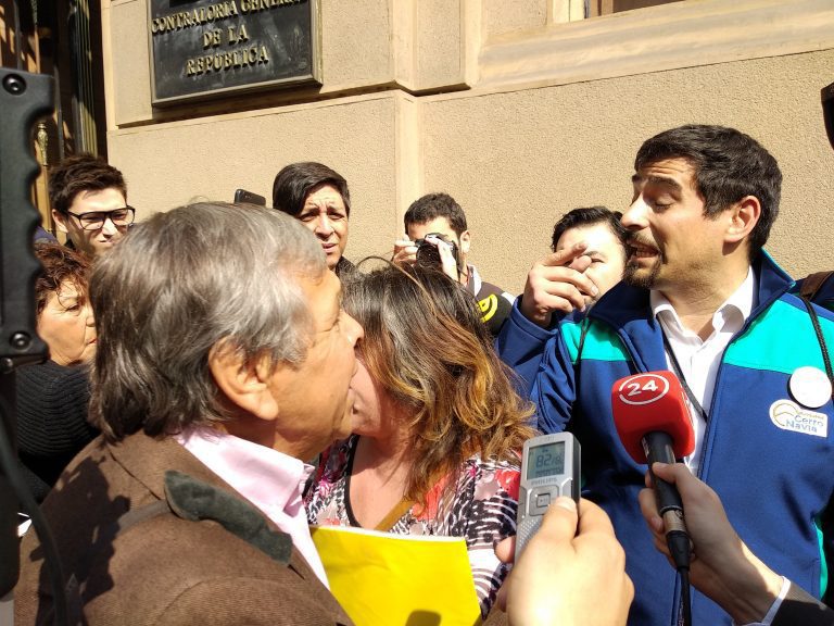 Alcalde y ex alcalde de Cerro Navia pelean en las puertas de Contraloría