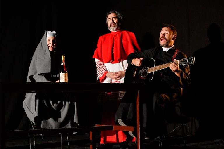 Teatro en GAM pone en escena abuso sexual y corrupción de la iglesia católica