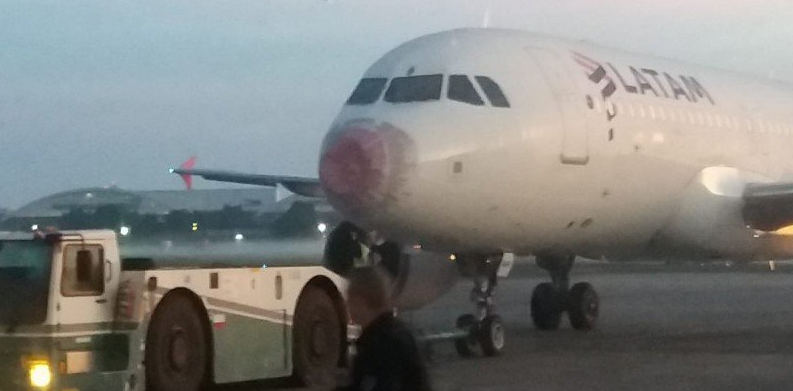 avion-latam-emergencia