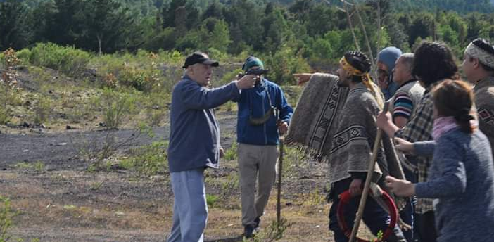 Colono de Lican Ray amenaza con un arma a comunidad mapuche en medio de rito ceremonial