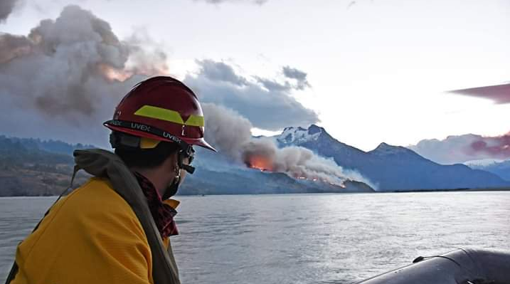 Ministro Walker por incendio de Aysén: “Cochrane no le va a faltar nada”