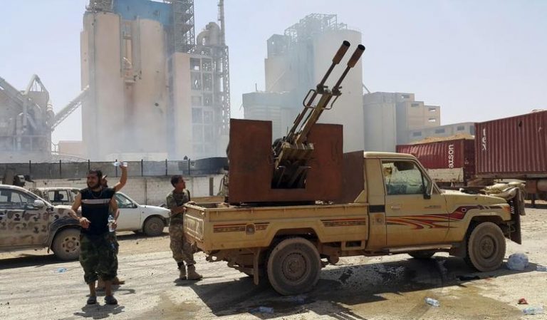 Libia en guerra civil: Mariscal Haftar bombardea Trípoli