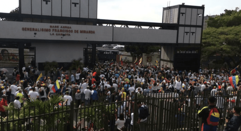 Piñera por hechos en Venezuela: “Dictadura de Maduro debe terminar por la fuerza pacífica”