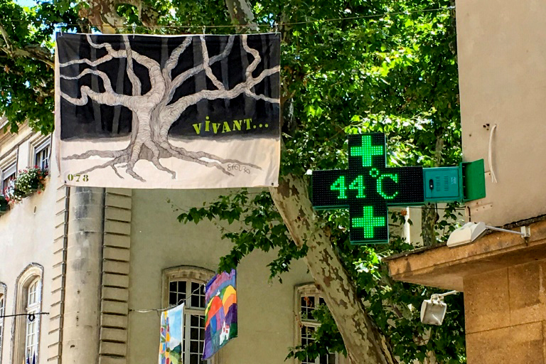 Francia y España se queman bajo temperaturas abrazadoras: 45,9° C