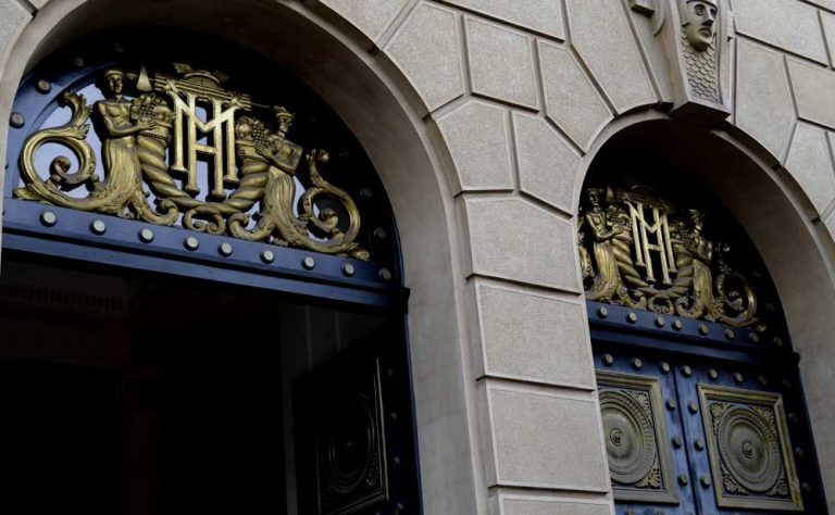 CHILE se sigue endeudando: Hacienda FELIZ por emisión de PRIMER BONO VERDE en euros