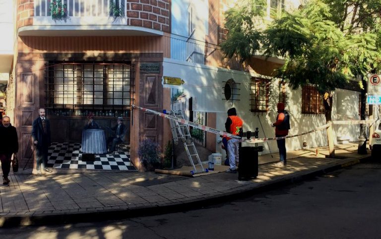 La tardía reacción del alcalde Alessandri tras borrado de mural de Barrio Lastarria: Tuvo el tiempo para evitarlo