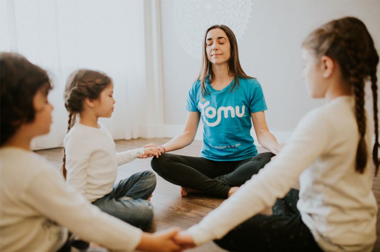 Yoga, música y mindfulness para madres, padres y educadores