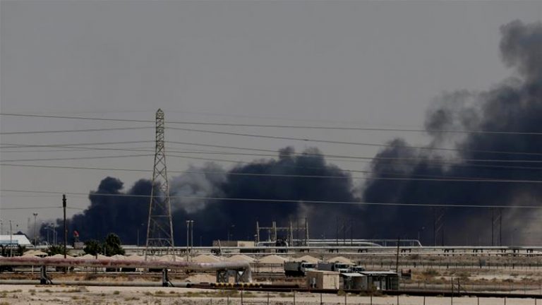 Esperable: Tras ataque a refinerías saudíes petróleo  sube 20%