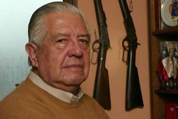 Ejército apela a resolución judicial que ordena retiro de imágenes de Manuel Contreras