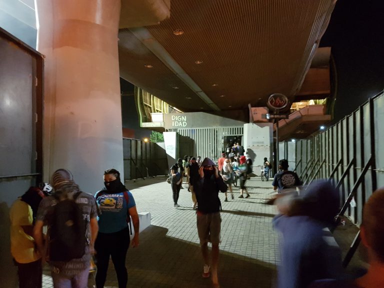 Pdte. Piñera condena ataque incendiario a estación de Metro Los Quillayes