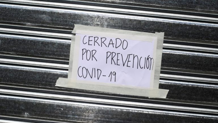 Interponen recurso judicial en Valparaíso contra ministro Mañalich para obligar al Gobierno a decretar cuarentena