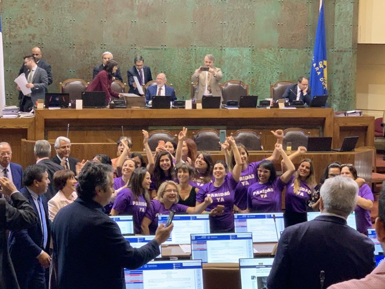 Con ayuda de RN, la Cámara aprueba paridad de género y pasa al Senado