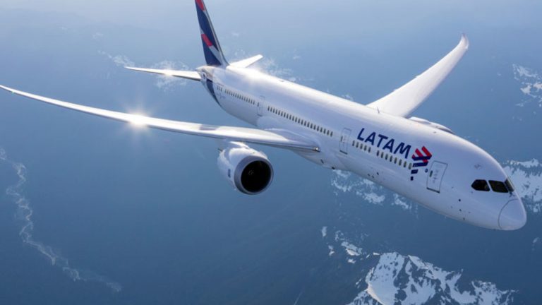 LATAM Airlines sigue perdiendo altura y anuncia que despedirá a  2.700 trabajadores en Brasil